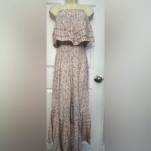 Strapless flowing flowered jumper